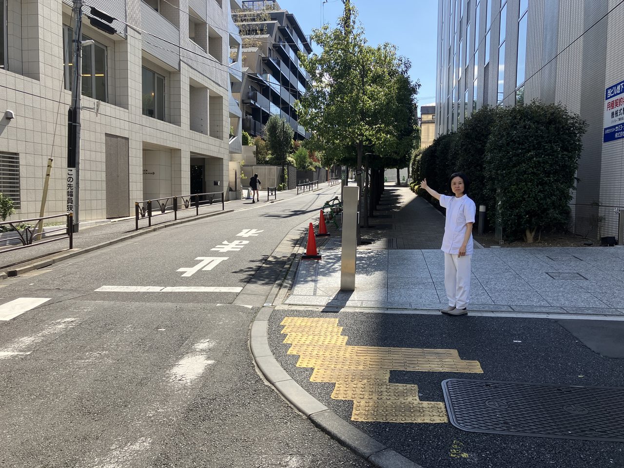 ひぽくら鍼灸院までの道案内・小川院長が方角をご案内
